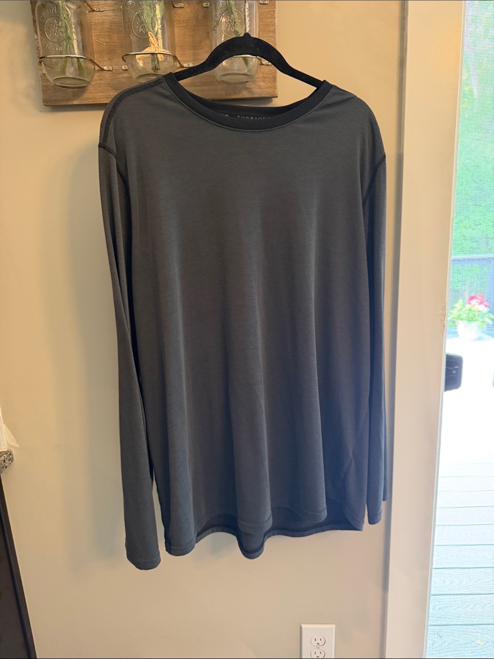 Under Armour Men's Long Sleeve Crew Neck Shirt - Charcoal